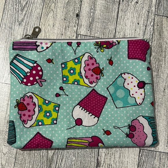 Handmade Cupcake Print Zipper Pouch - Picture 1 of 4